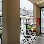 Spirit With Free Parking *