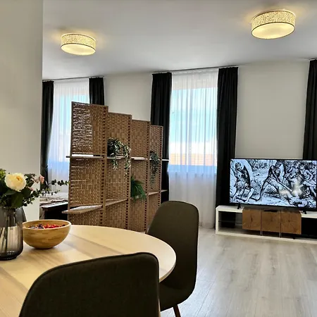 Spirit With Free Parking *