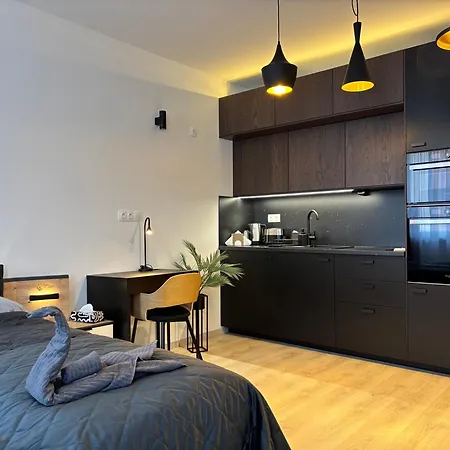 Spirit With Free Parking *