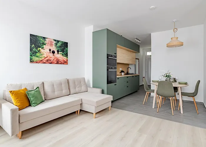 Spirit With Free Parking *