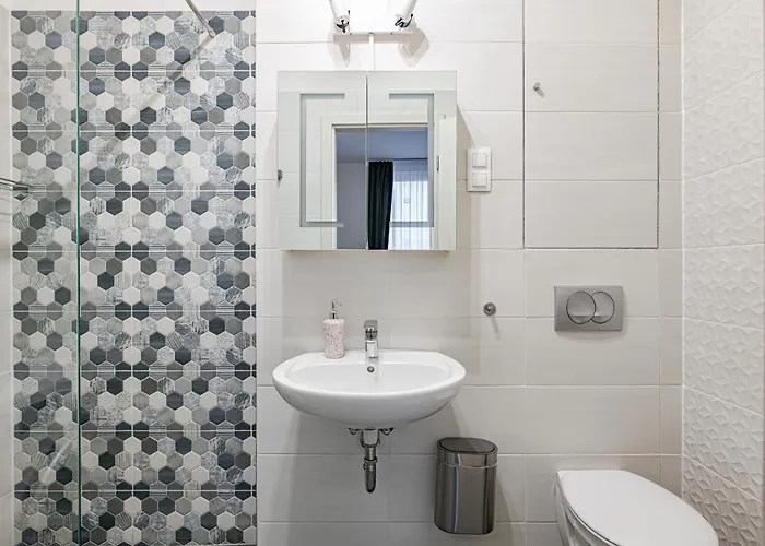 Spirit With Free Parking *